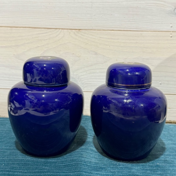 Vintage Cobalt Blue Hand Painted Ceramic Ginger Jars Made in Taiwan Set 2 - Picture 4 of 9